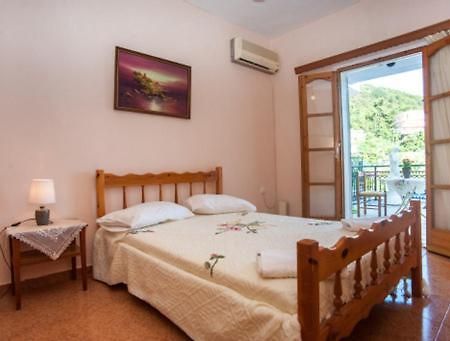 Villa Fernanda'S Traditional 2 Floor House Poros  Exterior foto