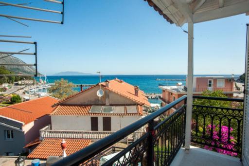 Villa Fernanda'S Traditional 2 Floor House Poros  Exterior foto