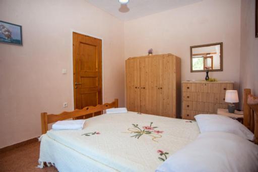 Villa Fernanda'S Traditional 2 Floor House Poros  Exterior foto