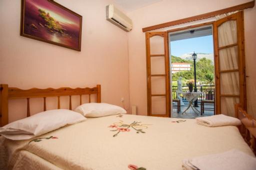 Villa Fernanda'S Traditional 2 Floor House Poros  Exterior foto