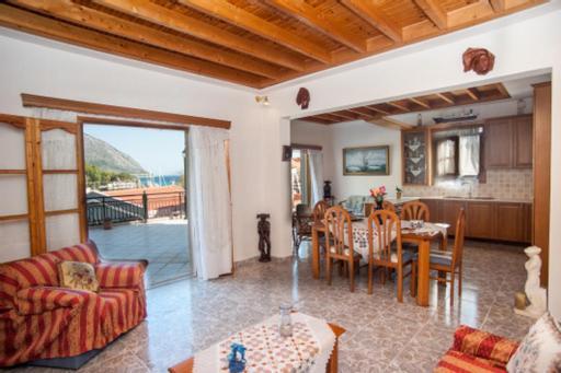 Villa Fernanda'S Traditional 2 Floor House Poros  Exterior foto