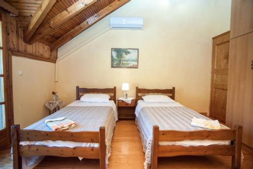 Villa Fernanda'S Traditional 2 Floor House Poros  Exterior foto